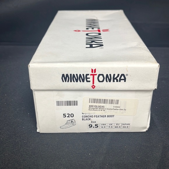 Minnetonka Women’s Concho Feather Black Boot (2931) - Picture 9 of 9